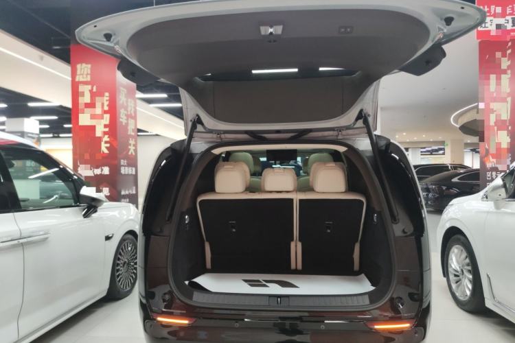 Used Li Auto MEGA 2024 Ultra Model Trunk