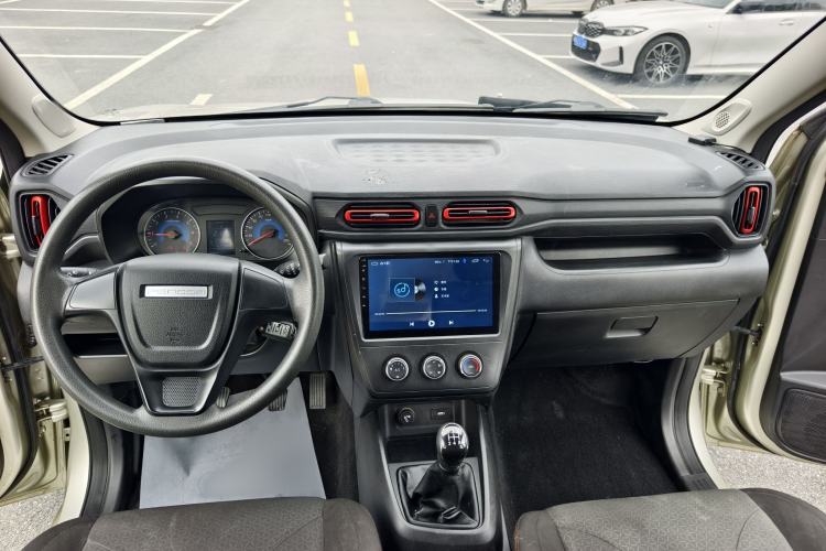 Used Dongfeng Fengon 380 2022 1.5L Comfort-Class Passenger Vehicle (Steel Spring) with 5 Seats