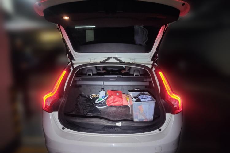 Used Volvo V60 2014 T5 Zhiyi Edition
