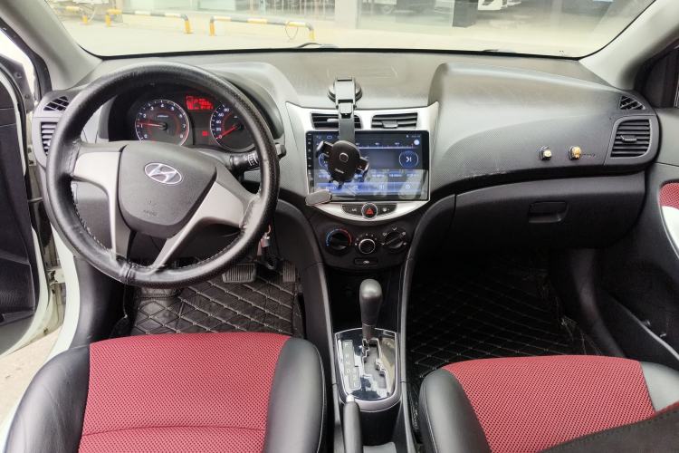 Used Hyundai Verna Ray 2014 1.4L Automatic GLX
