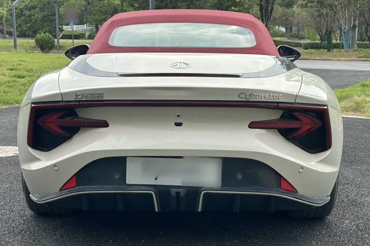 Used MG Cyberster 2024 520 km Legendary All-Wheel-Drive Red Canopy Version
