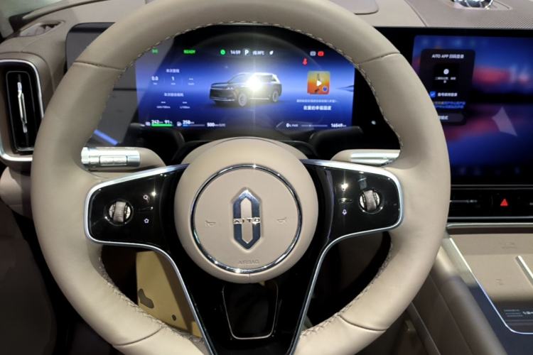 Used Hima AITO M9 2025 Extended-Range Ultra Version 52 kWh 5-Seater Edition Steering Wheel