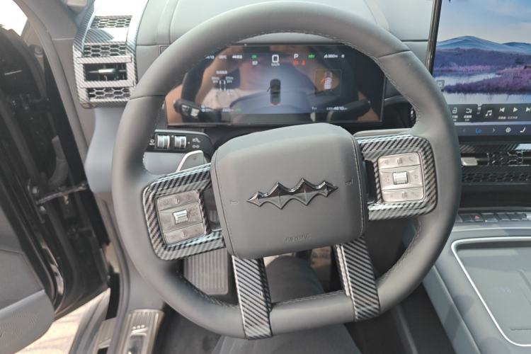 Used Formula Leopard Tai 7 2025 Model 200 km Two-Wheel Drive Max Edition Steering Wheel