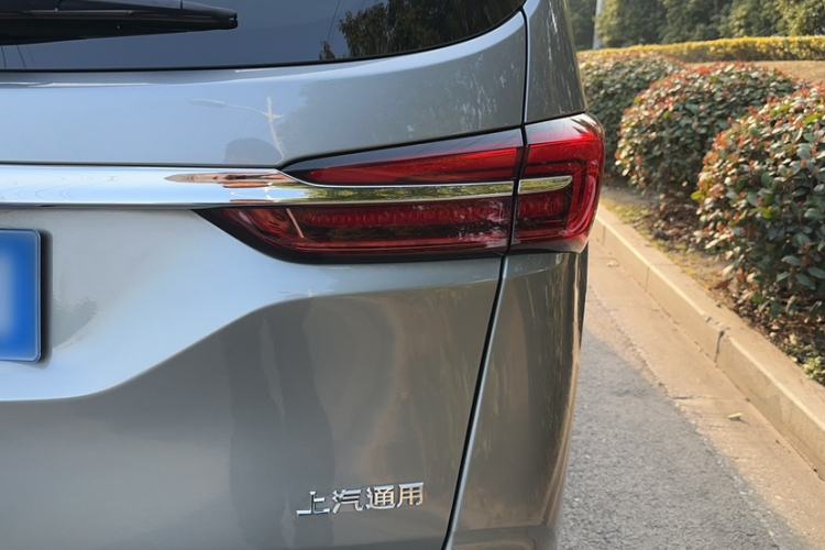 Used Buick GL8 2023 Land Executive Class 652T Luxury Model
