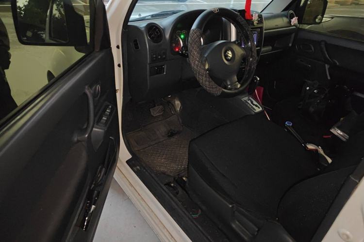 Used Suzuki Jimny 2011 1.3 AT
