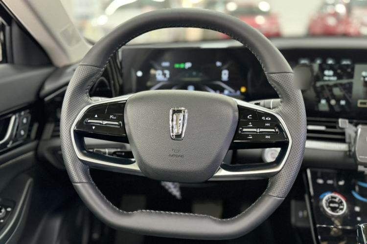 Used Bestune B70 2023 Third Generation 1.5T Automatic Enjoyment Version 70th Anniversary Edition
