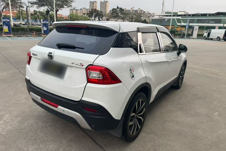 Used Brilliance V3 2015 1.5T Automatic Elite Model Exterior 2