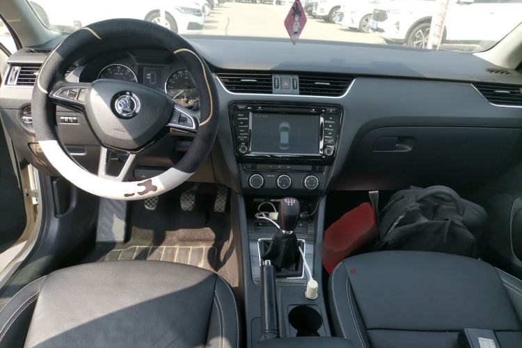 Used Skoda Octavia 2017 1.6L Manual Smart Drive Edition
