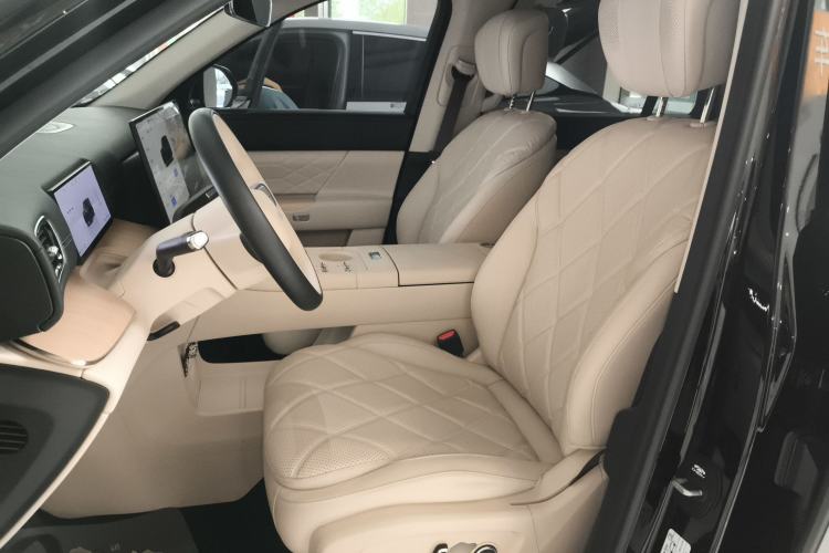 Used Chery T11 2026 Model 220 All-Wheel Drive Dual IMAX Theater Edition Left Front Seat