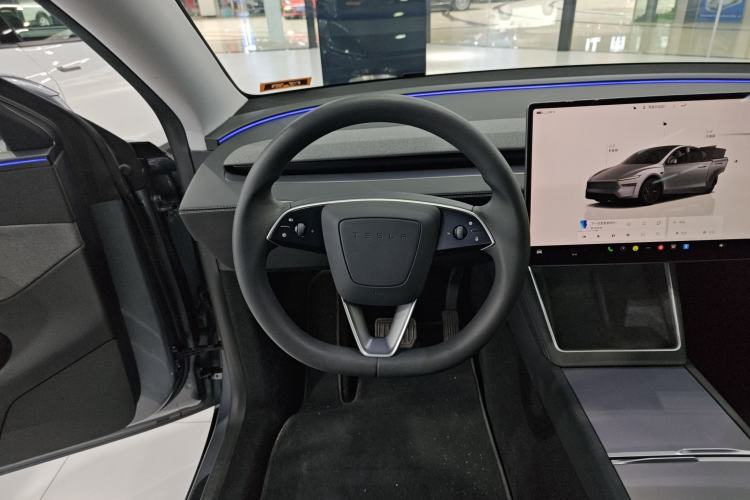 Used Tesla Model Y 2025 Rear-Wheel-Drive Version
