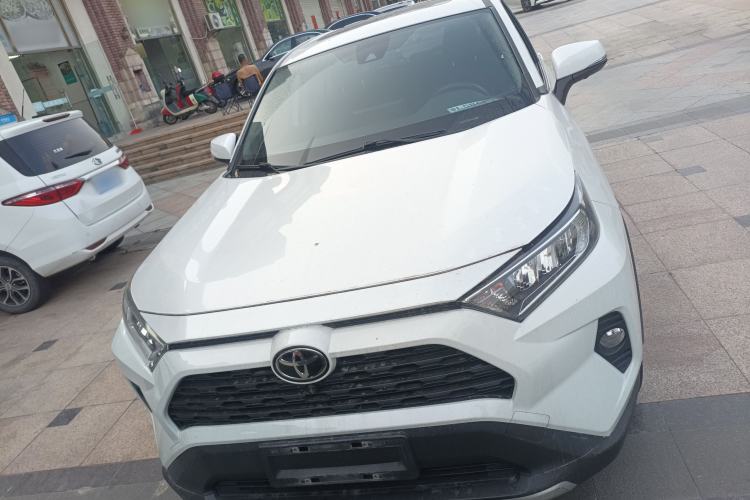 Used Toyota RAV4 2022 2.0L CVT Two-Wheel Drive Fashion Edition