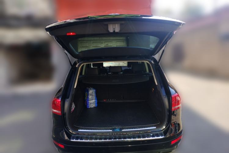 Used Volkswagen Touareg 2011 3.0 TSI Comfort Version
