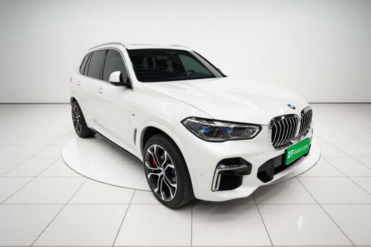 Used BMW X5 2022 xDrive 40Li Luxury Edition M Sport Package Front Right 45 Deg