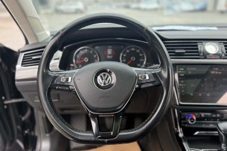 Used Volkswagen Phideon 2018 Revised Version 380TSI Two-Wheel Drive Business Edition
