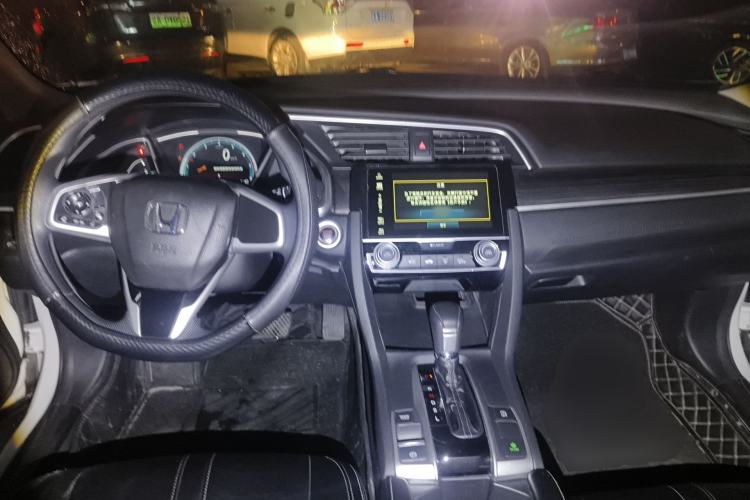 Used Honda Civic 2019 220TURBO CVT Dynamic Edition China VI Center Console