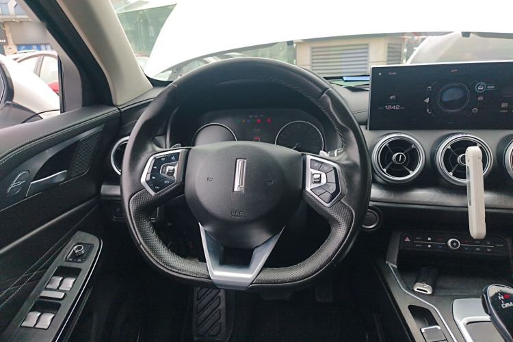 Used Wey VV5 2020 1.5T Two-Wheel Drive Color Pioneer