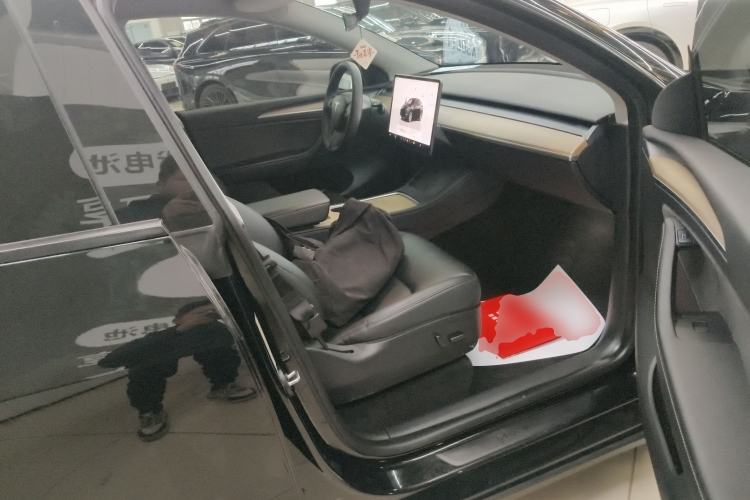 Used Tesla Model Y 2022 Long-Range All-Wheel-Drive Version