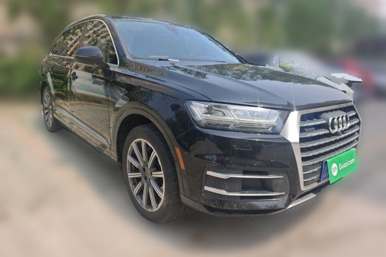 Used Audi Q7  Front Right 45 Deg