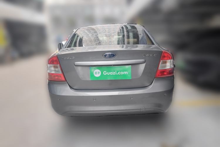 Used Ford Focus 2011 Sedan 1.8L Manual Classic Model
