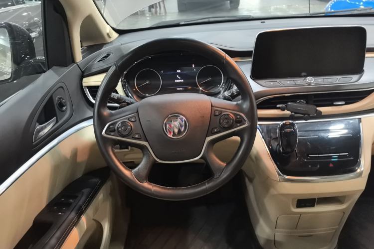 Used Buick GL8 2023 Facelifted Land Cruiser Executive Luxury Version
