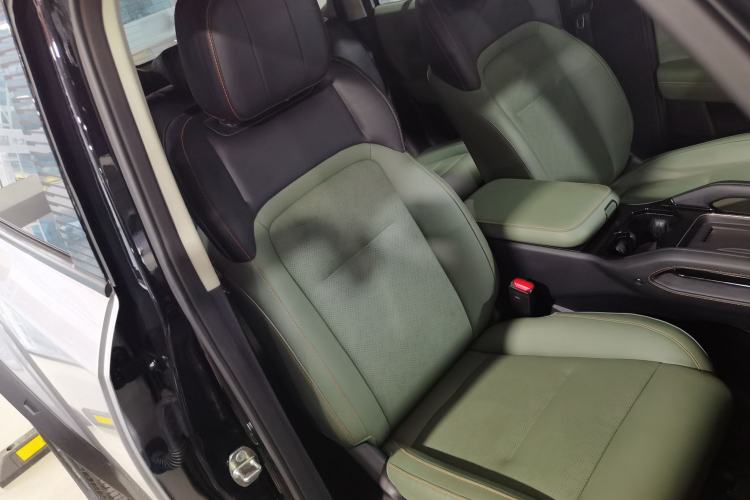 Used iCAR 03 2024 401km Range Two-Wheel Drive Standard Yuechao Version Right Front Seat