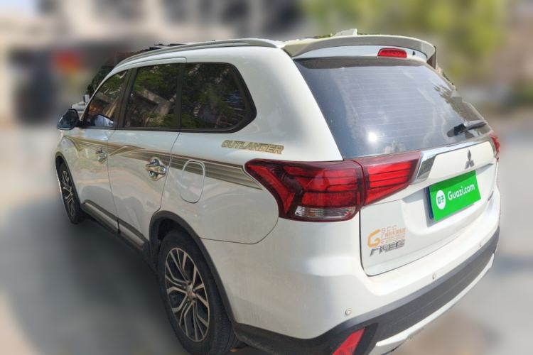 Used Mitsubishi Outlander 2018 2.0L Two-Wheel Drive Glory Edition 5 Seats
