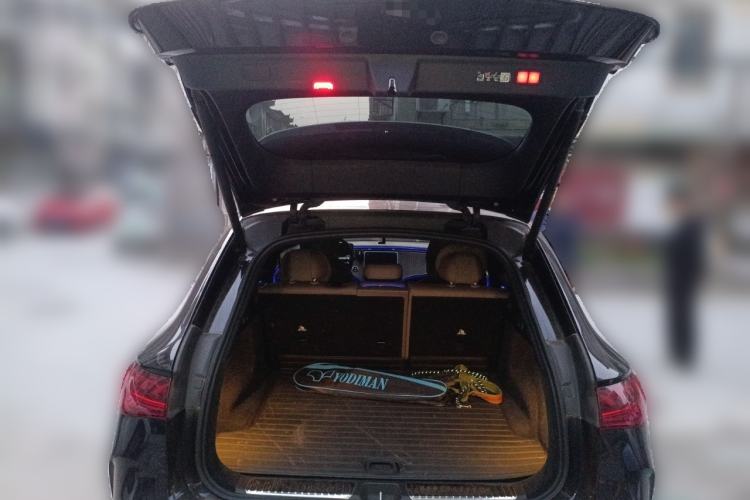 Used Mercedes-Benz EQE SUV 2024 500 4MATIC Luxury Edition Trunk