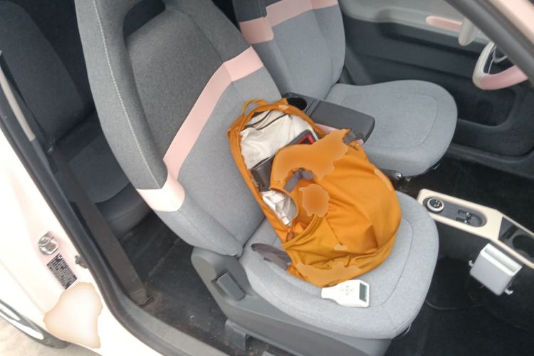 Used Wuling Hongguang MINIEV 2022 Macaron Premium Model – Lithium Ternary Battery Right Front Seat