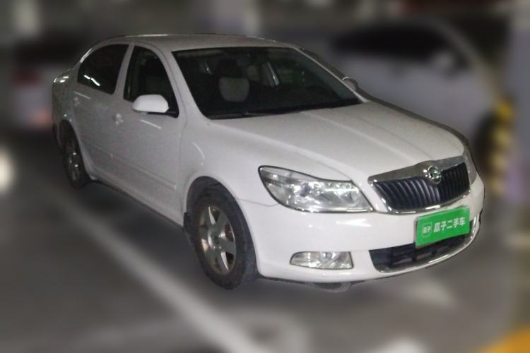 Used Skoda Octavia 2012 1.6L Automatic Yijie Edition Front Right 45 Deg