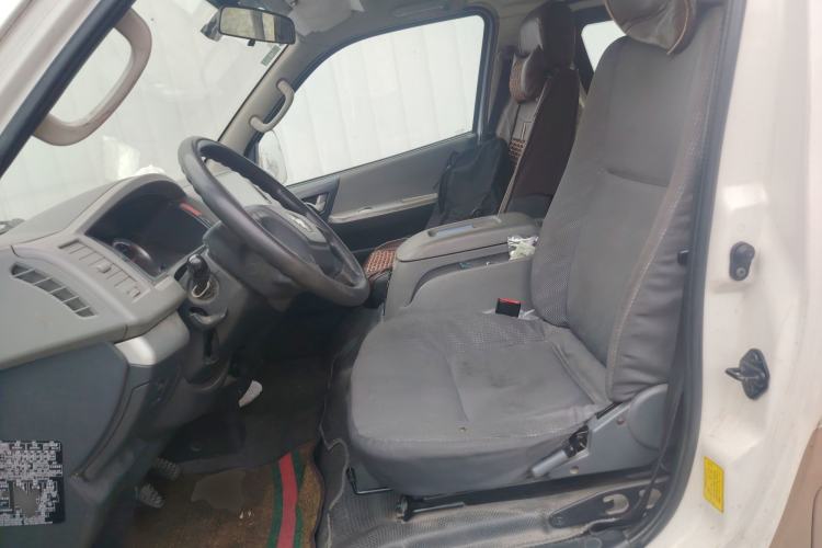 Used Foton Scenic G7 2017 2.0L Long-Wheelbase Commercial Van High Roof 6-Seater 4Q20M
