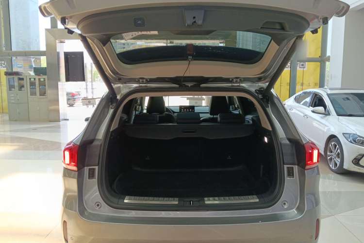 Used Wey VV6 2018 2.0T Two-Wheel-Drive Ultra-Luxury Version China V Standard