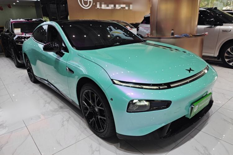 Used XPeng P7 2023 P7i 610 Pengyi Performance Edition Front Right 45 Deg