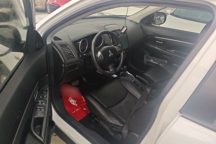 Used Mitsubishi ASX 2013 2.0L CVT Two-Wheel Drive Elite Edition Driver Seat