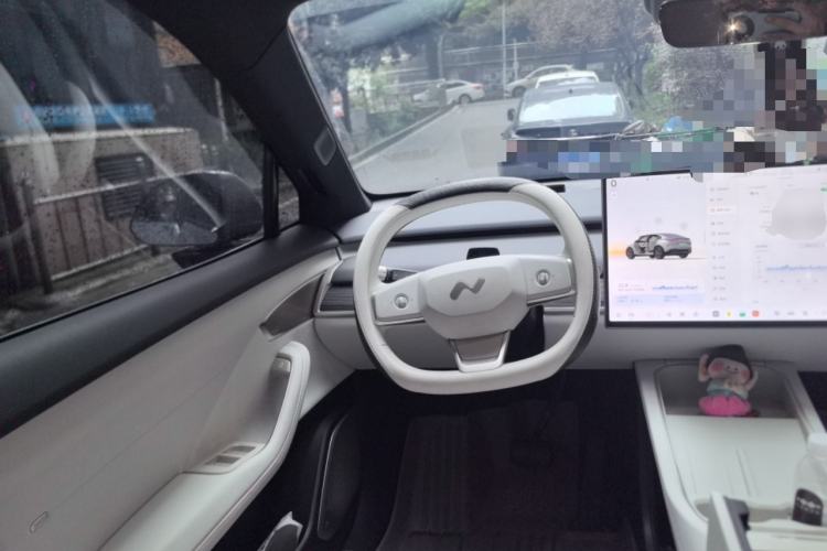 Used ONVO L60 2024 60 kWh Rear-Drive Version
