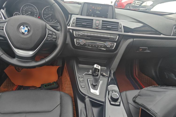 Used BMW 3 Series 2017 320Li Fashion Model Center Console