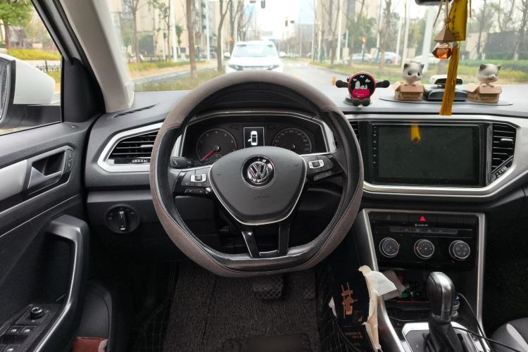 Used Volkswagen T-ROC 2018 230TSI DSG Two-Wheel Drive Advanced Version China V Standard
