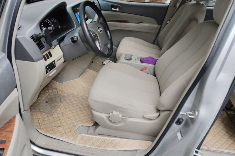 Used BYD M6 2013 2.0L Manual Comfort Edition
