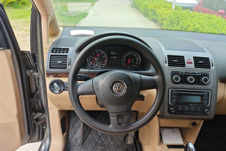 Used Volkswagen Touran 2013 1.4T DSG Comfort Edition 5-Seater Steering Wheel