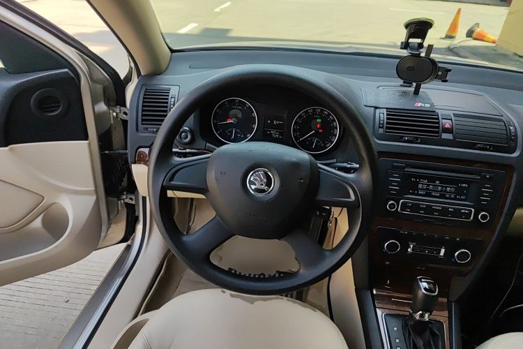 Used Skoda Octavia 2014 1.6L Automatic Yijun Edition Steering Wheel
