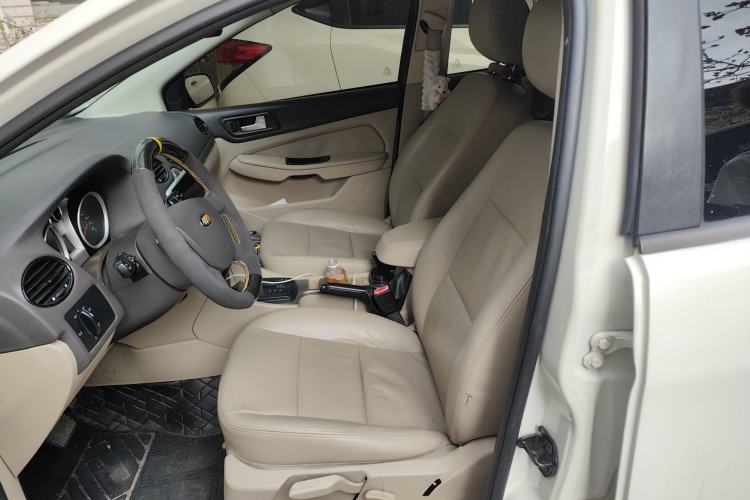 Used Ford Focus 2011 Hatchback 1.8L Automatic Fashion Edition
