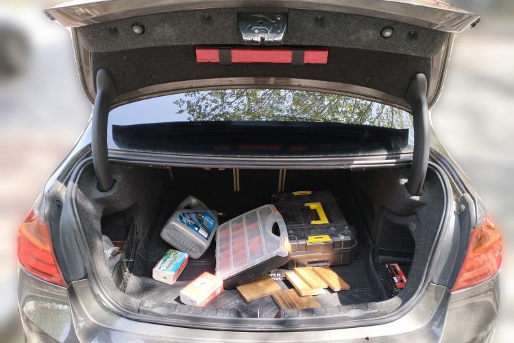 Used BMW 3 Series 2015 316Li Fashion Model Trunk