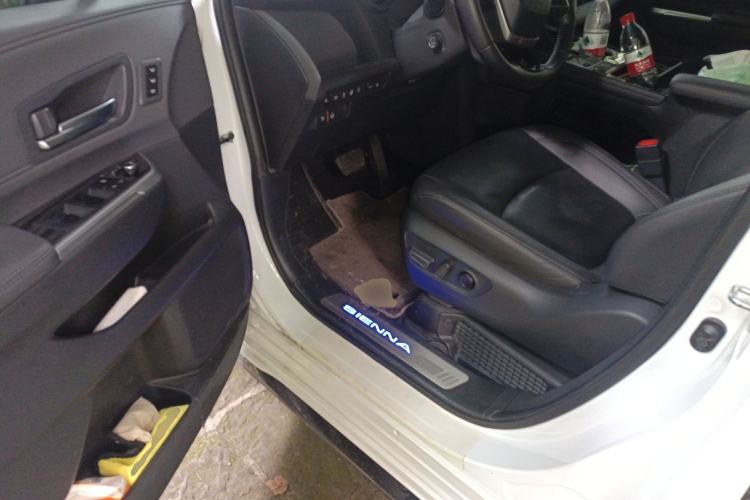 Used Toyota SIENNA 2021 2.5L Hybrid Platinum Edition
