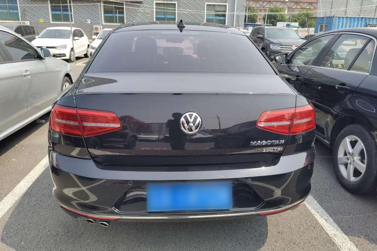 Used Volkswagen Magotan 2017 330TSI DSG Leading Model
