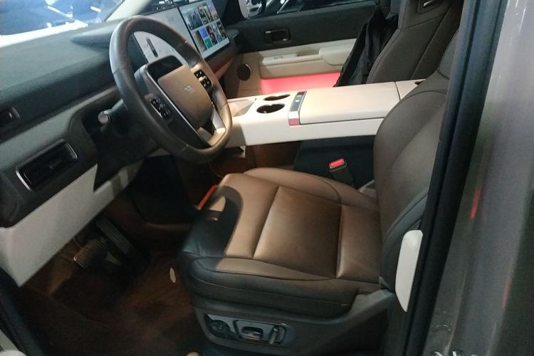 Used Li Auto MEGA 2024 Ultra Model
