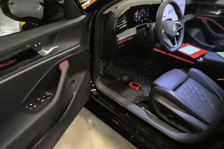 Used Volkswagen Magotan 2024 380TSI DSG Prestige Edition DaMai Package Driver Seat