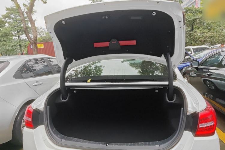 Used Hongqi H5 2019 30TD Dynamic Edition Trunk