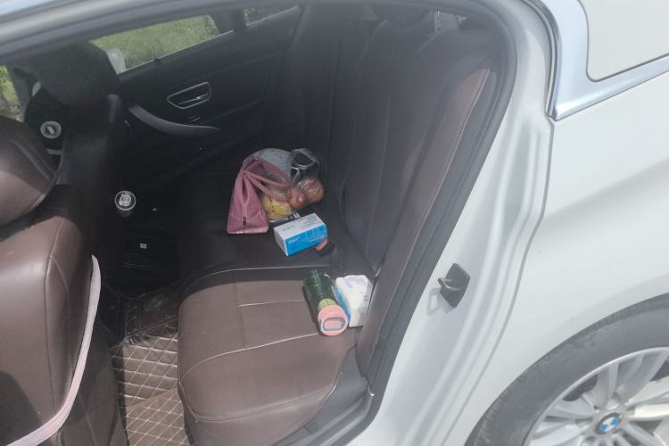 Used BMW 3 Series 2015 316Li Fashion Model Left Rear Seat