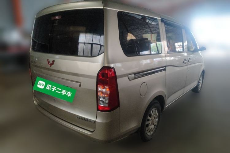 Used Wuling Rongguang V 2016 1.5L Standard Version
