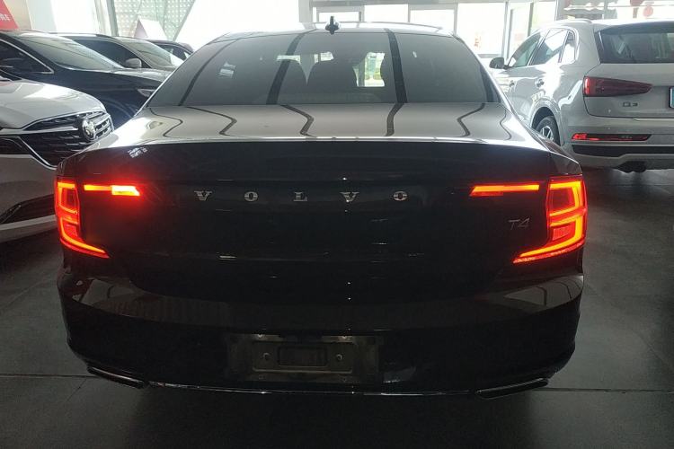 Used Volvo S90 2018 T4 Zhiyuan Edition
