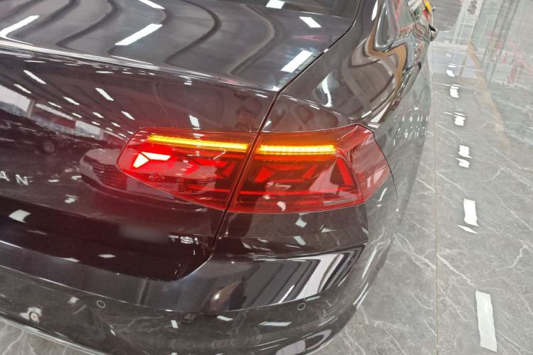 Used Volkswagen Magotan 2023 2 Million Units Limited Edition 330TSI DSG Leading Version
